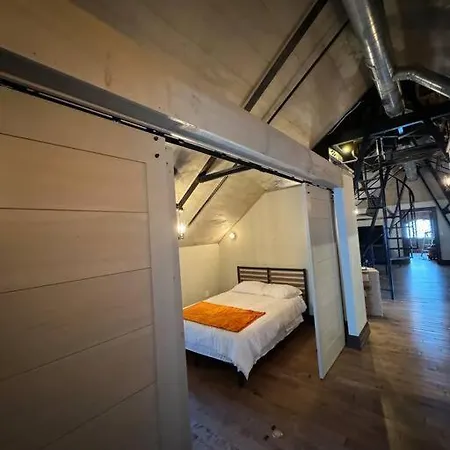 Upscale Industrial Penthouse Apartment Plymouth Exterior photo