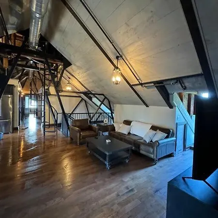 Upscale Industrial Penthouse Apartment Plymouth Exterior photo