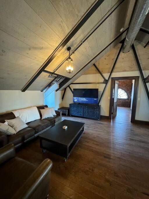 Apartment Upscale Industrial Penthouse Plymouth