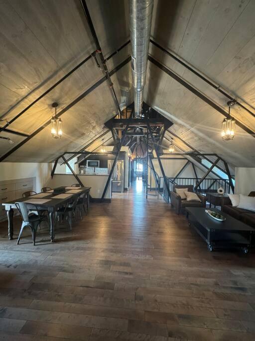 Upscale Industrial Penthouse * Plymouth